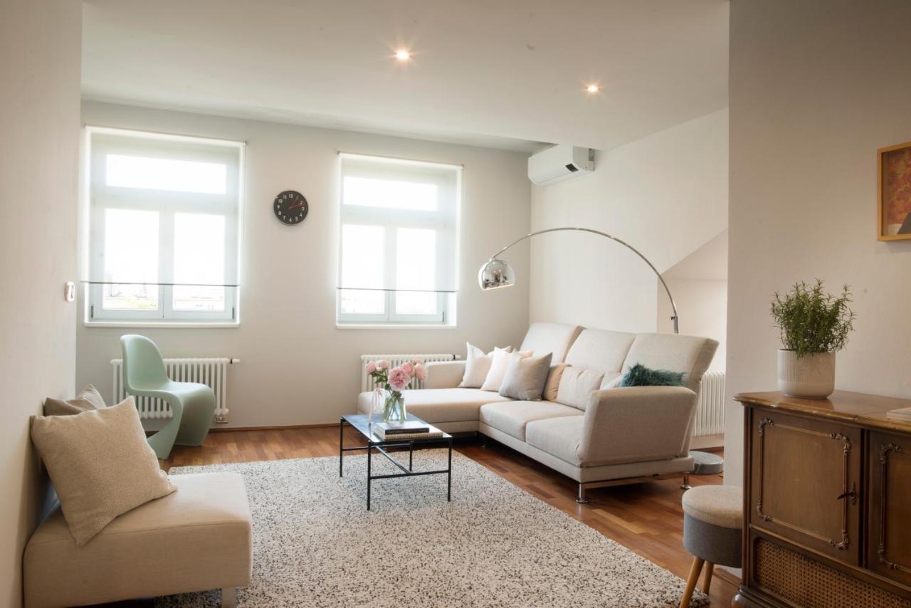 Luxury Penthouse Apartment Praga Esterno foto